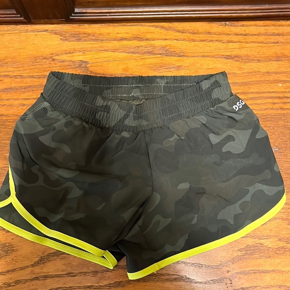 Dicks sporting goods girls running shorts size small 8-9 - Picture 1 of 1